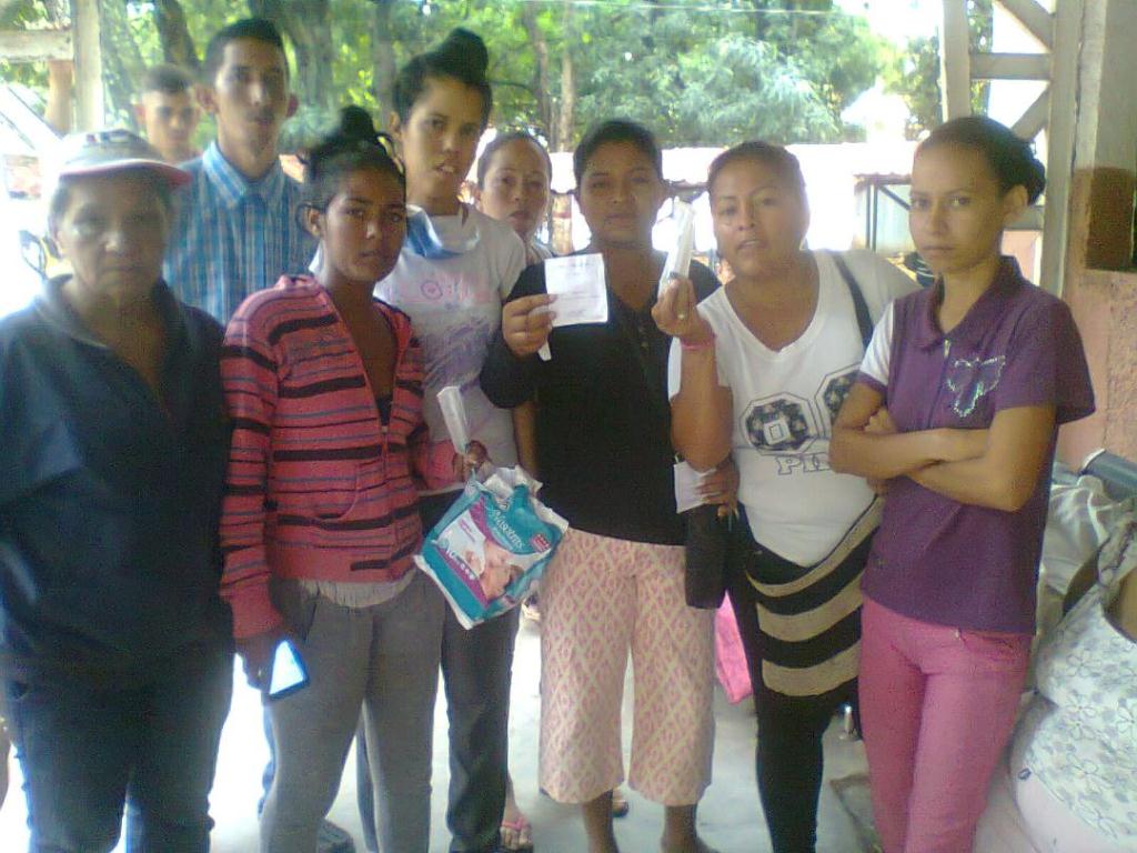 Familiares de niños en la Chet