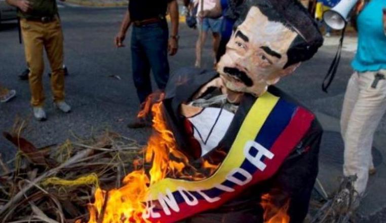 Maduro y El Apagón protagonizaron la quema de Judas