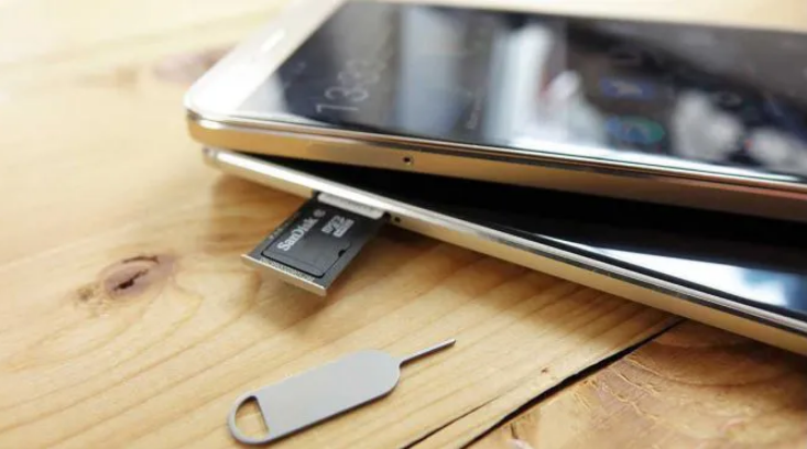 Los futuros móviles que la compañía lance al mercado no contarán con un slot para tarjetas microSD.