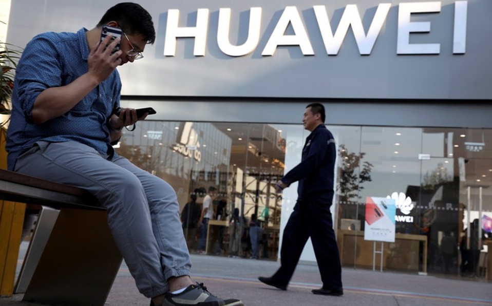 “He ordenado hacer una inversión inmediata junto a nuestros hermanos chinos y la tecnología de China, la tecnología de Huawei", señaló Maduro. Foto: fuentes.