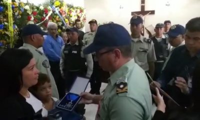Condecoran post mortem a Polisandiego - acn