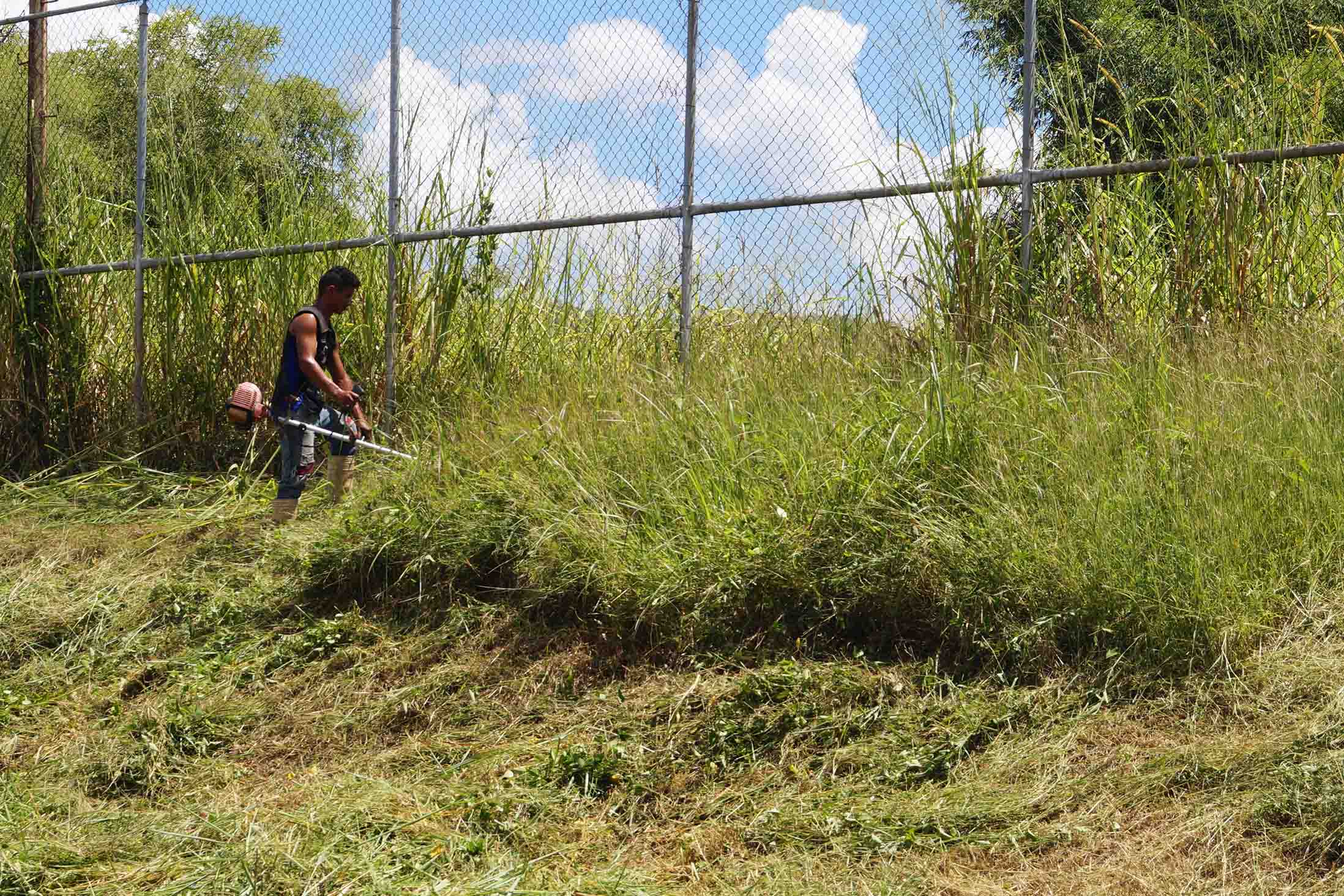 Limpieza y reparación en Complejo Deportivo Las Quintas. Foto: Alcaldía de Naguanagua