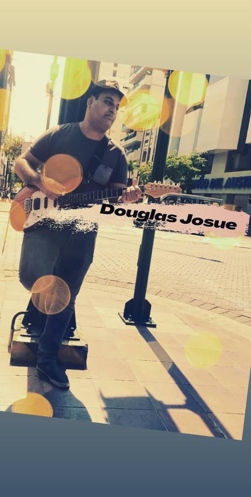 Douglas Josué el rockero romántico