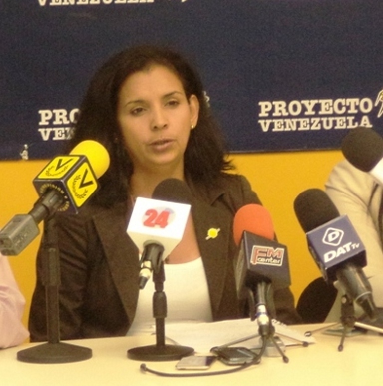 Deyalitza Aray-acn