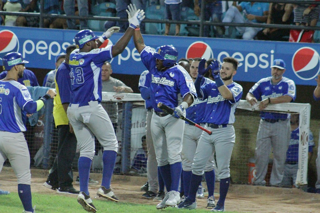 Victoria de Magallanes ante Bravos
