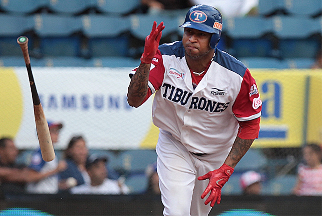 José Castillo cambiado a los Tigres