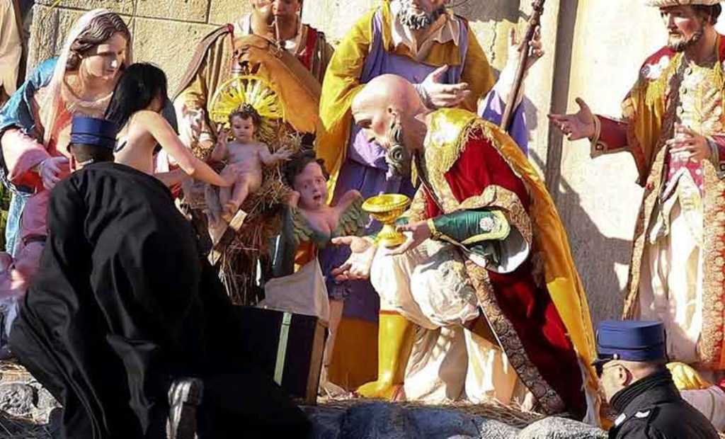 Mujer semidesnuda intenta robarse Niño Jesús del Vaticano-acn
