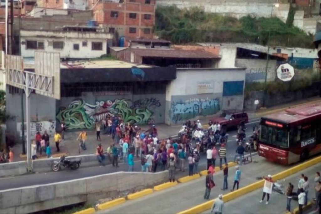 Protesta en Roca Tarpeya-acn