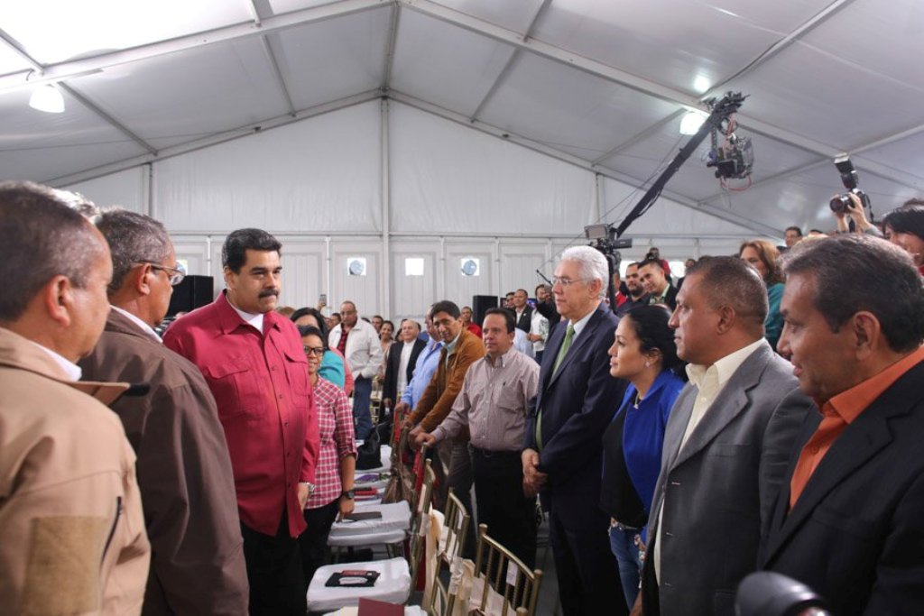 presidente con alcaldes horario