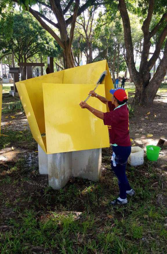 plaza las esculturas-valencia-acn