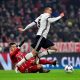 El mediocampista James Rodríguez se lesionó en el choque entre Bayern y Besitkas por la ida de octavos de final de Champions League. Foto AFP