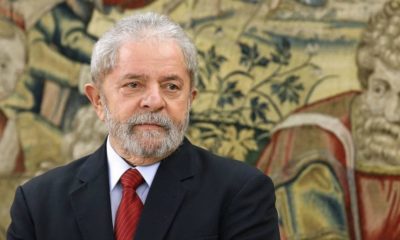 Lula esposado