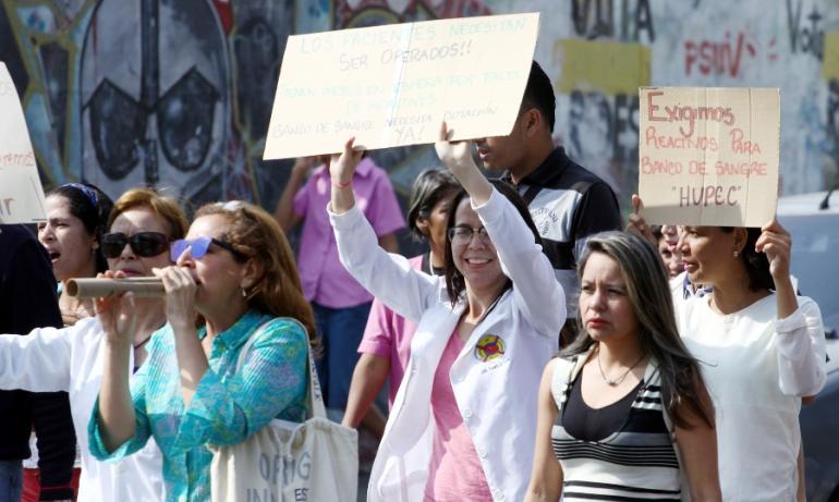 médicos