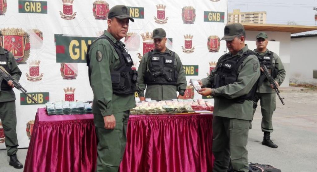 La GNB detuvo, una mujer, 470 millones de bolívares - acn