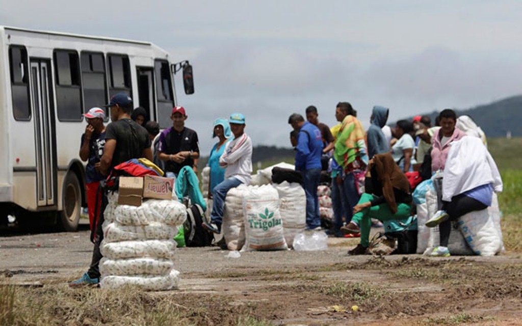 Brasil traslada a venezolanos a refugios