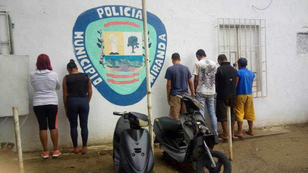 Atraparon desvalijando, motos, banda - acn
