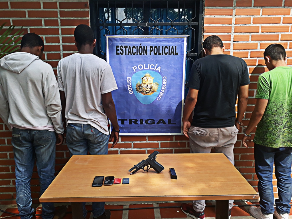 Presos, cuatro miembros, banda - acn