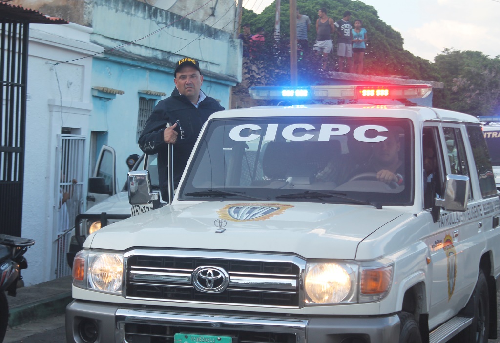 Matan a secuestrador, Rescatan a dos rehenes - acn