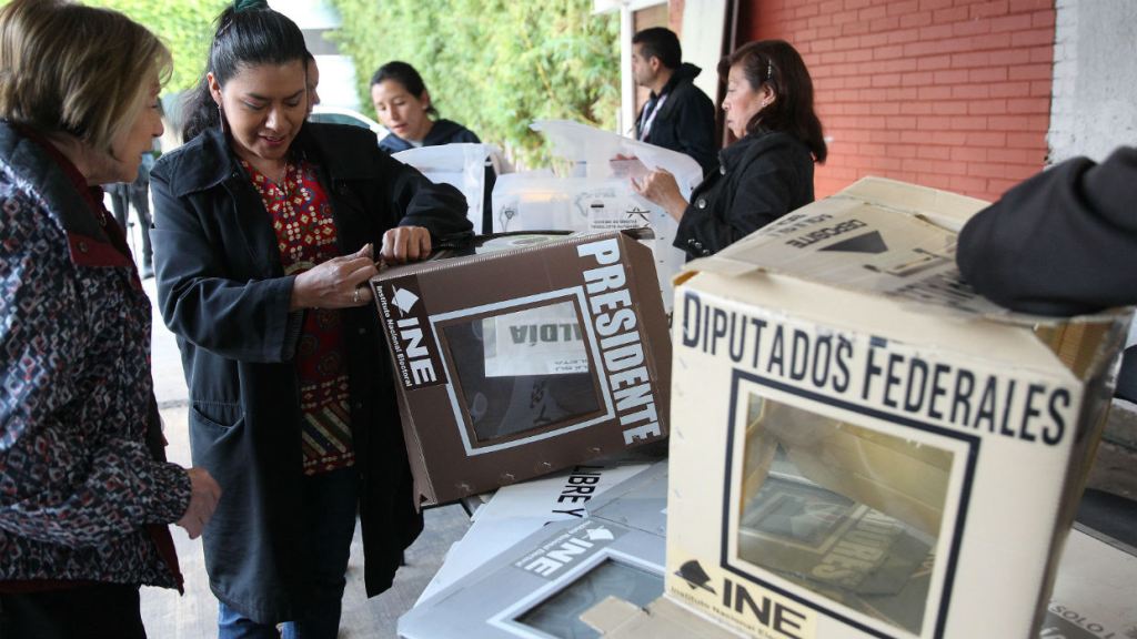 México sufraga en comicios históricos