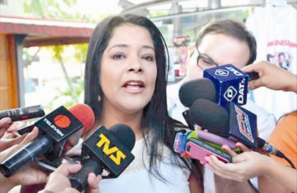 Neidy Rosal denunció que Gobierno la inhabilitó por tres años - ACN