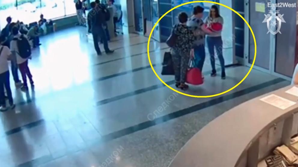 acn mujer vendiendo a su hija en Rusia