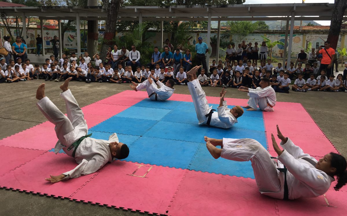 ACN- Centenares de niños participaron en Festival Deportivo y Recreativo Escolar