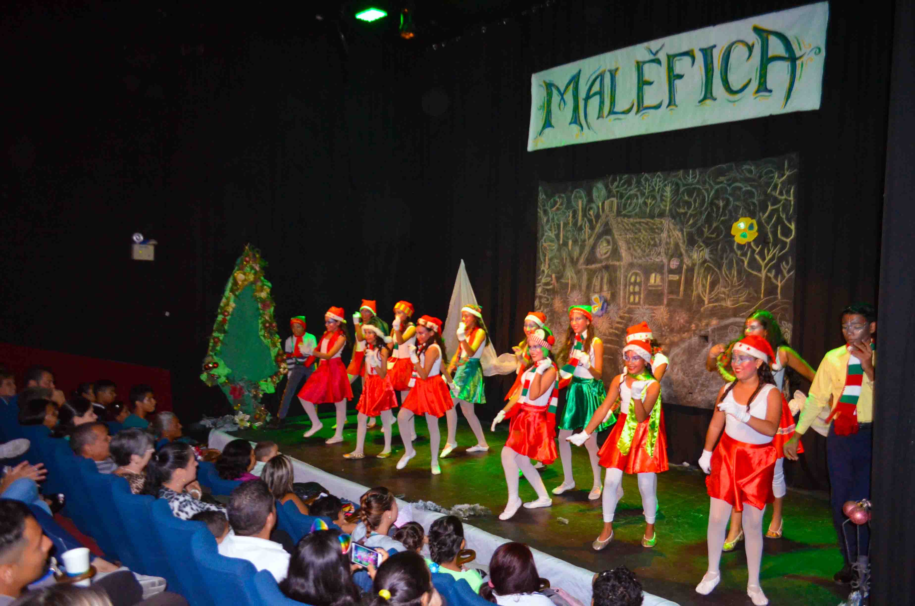 ACN- Habitantes de Guacara disfrutan de obras de teatro en navidad