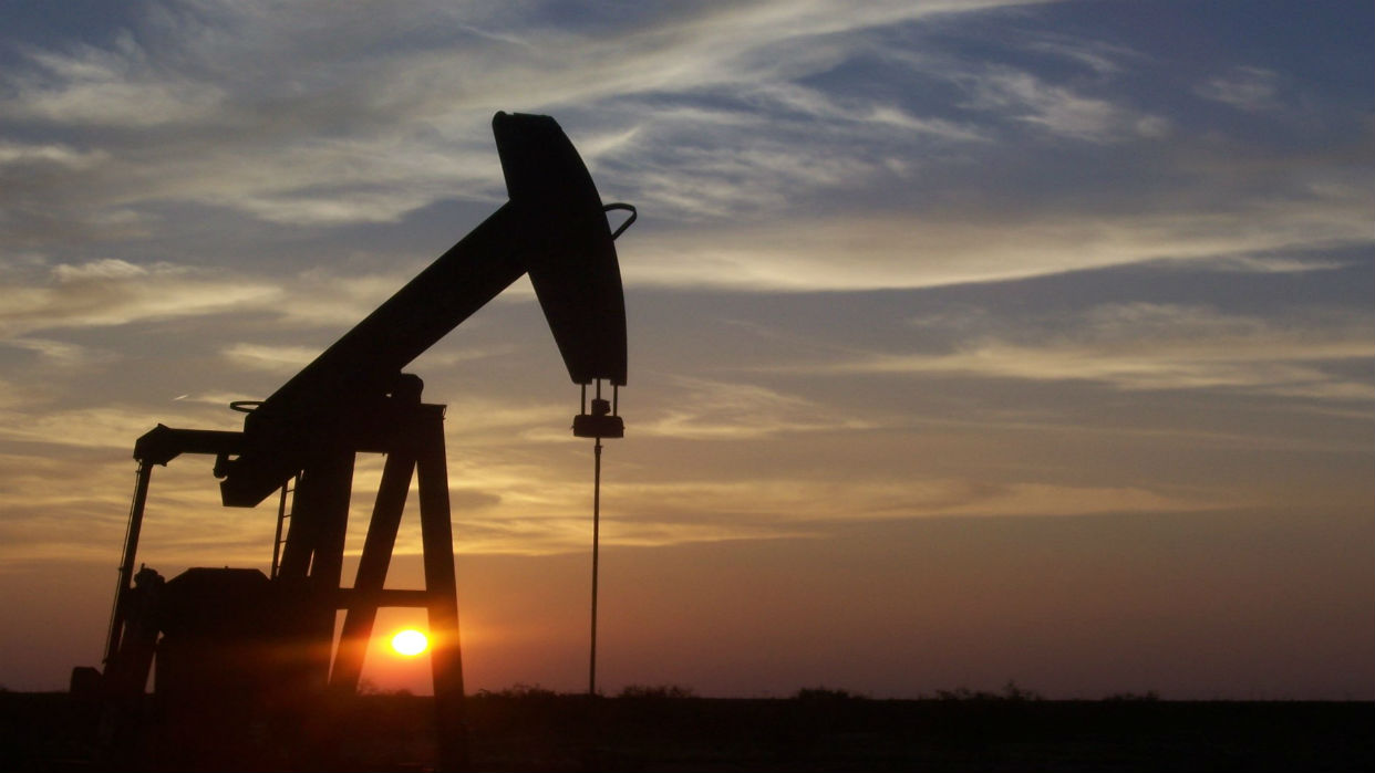 abrupta caída del petróleo - acn