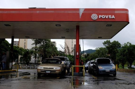 Colas de la gasolina - acn