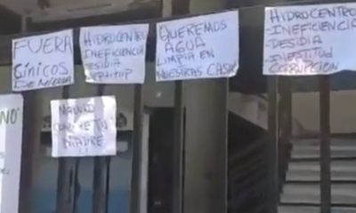 En la sede de Hidrocentro en Naguanagua, carabobeños dejaron carteles pegados. Foto:EN