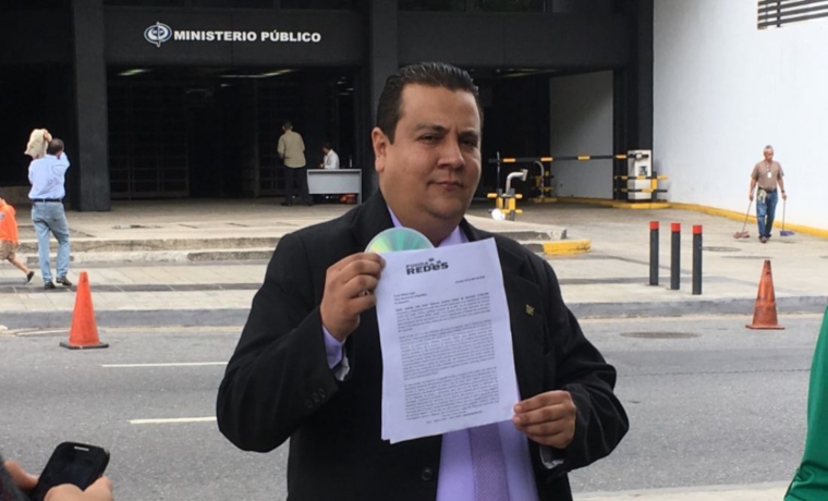 Fundaredes acusó a Maduro de entregar más de 220.000 armas al terrorismo. Foto: Caraota Digital