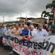 "Nos sentimos solos" mensaje de abuelos carabobeños durante protesta de ayer sábado. Foto: EC