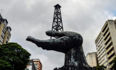 Entran en vigencia sanciones al petróleo venezolano