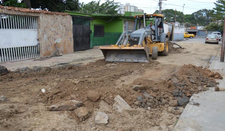 sustituyen tuberias aguas negras Valencia. ACN