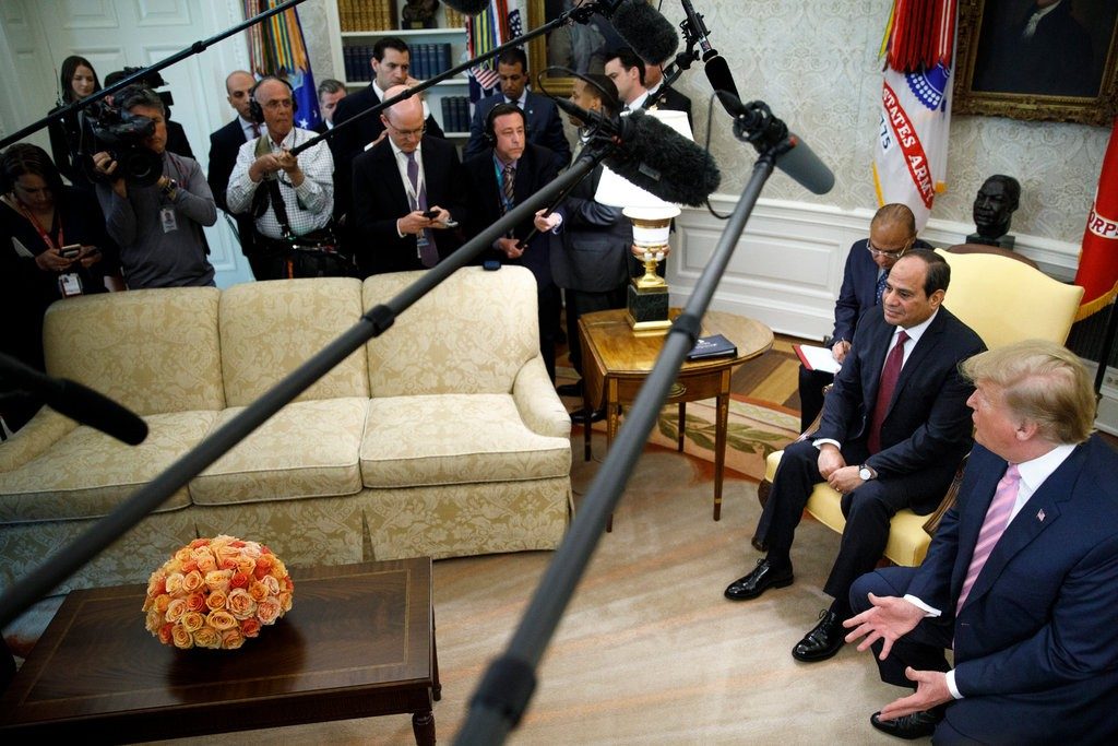 el mandatario norteamericano se reunió en la Casa Blanca con el presidente de Egipto, Abdel Fattah el-Sisi.