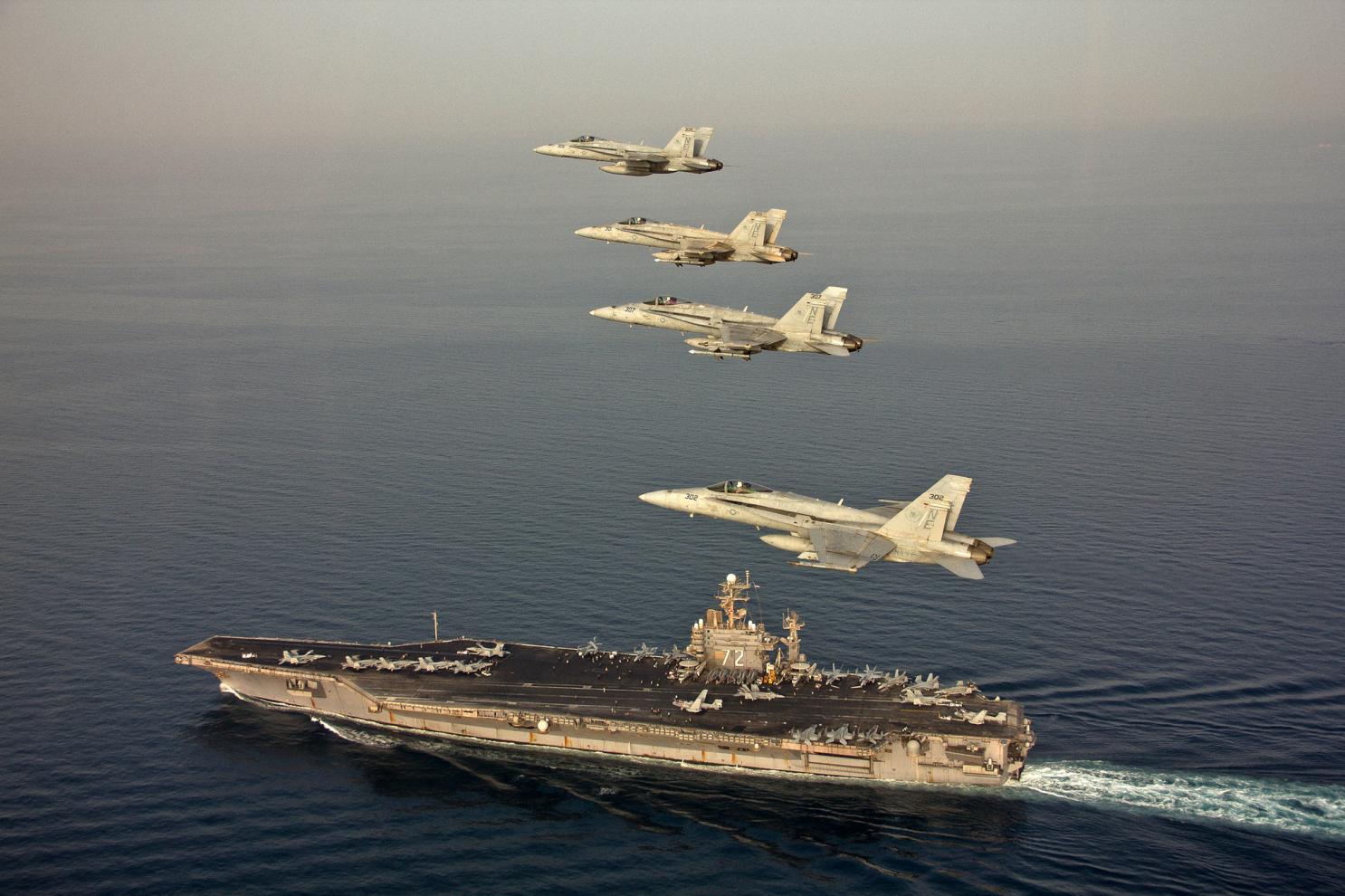 EEUU despliega portaaviones y bombarderos en el medio oriente