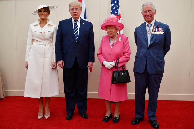 El príncipe Carlos, la Reina Isabel II, Donald Trump y Melania Trump posan para una fotografíadurante el evento conmemorativo del 75 aniversario del Día-D, en Portsmouth, Gran Bretaña, el 5 de junio de 2019. Foto: Reuters.