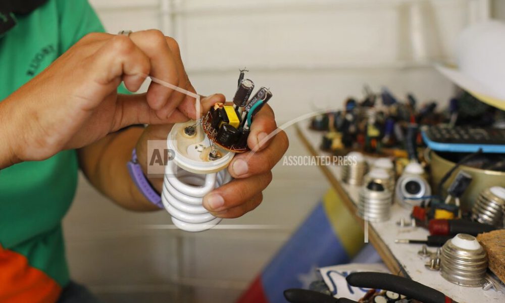 Como Se Repara Un Bombillo Ahorrador