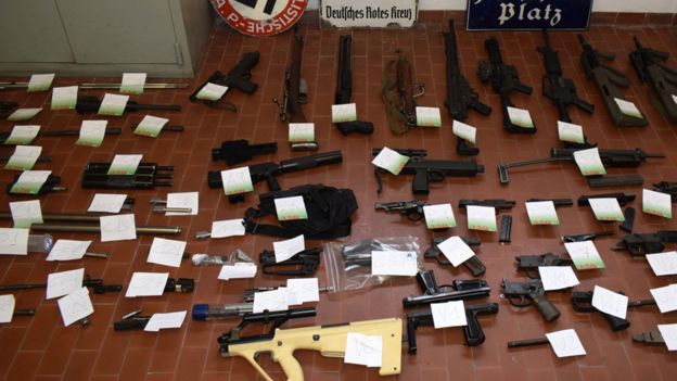 Autoridades italianas decomisan lotes de armas y un misil durante redadas. Foto: fuentes.