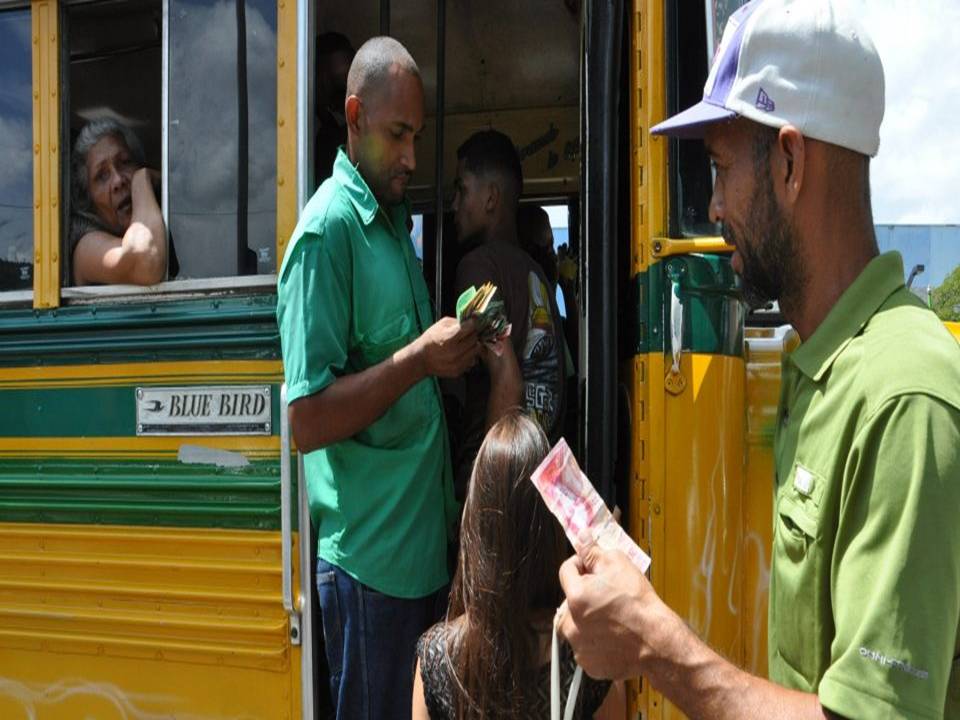 habitantes de carlos arvelo imploran un servicio de transporte- acn