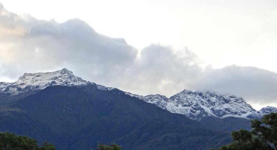 Mérida se viste de blanco: primera nevada del año engalana el Pico Bolívar