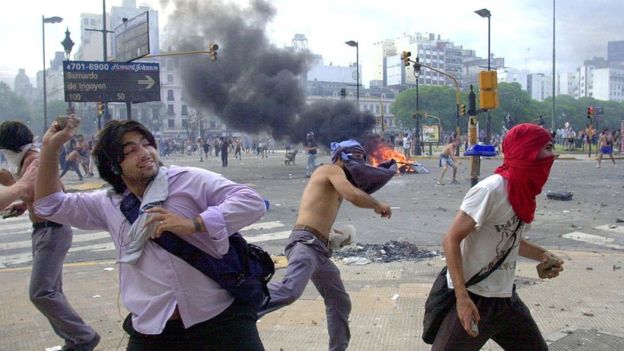 Protestas en la capital argentina en diciembre del año 2001. Foto: fuentes.