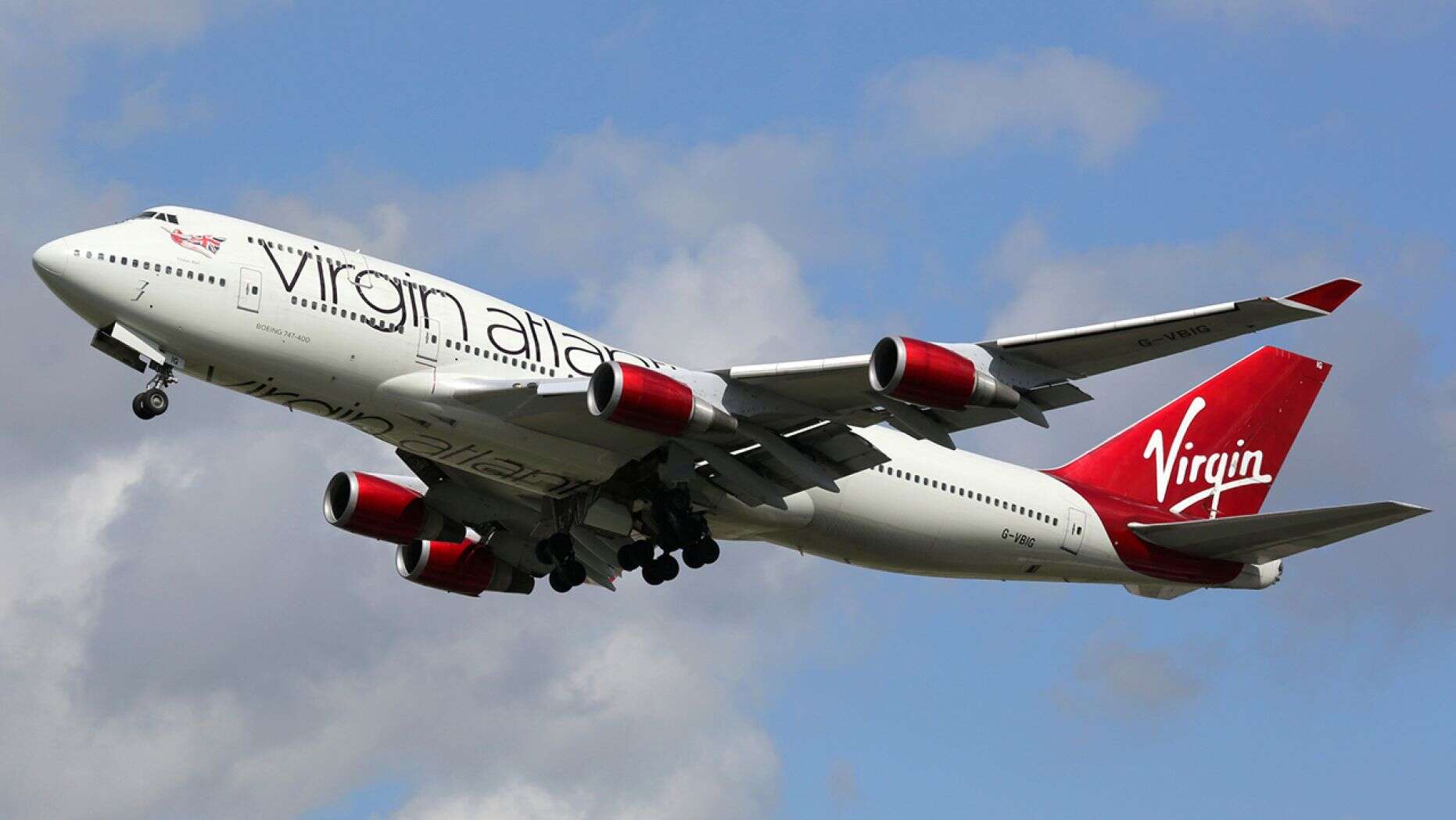 Tuvo que volar esposada por de atacar a un niño de 8 años