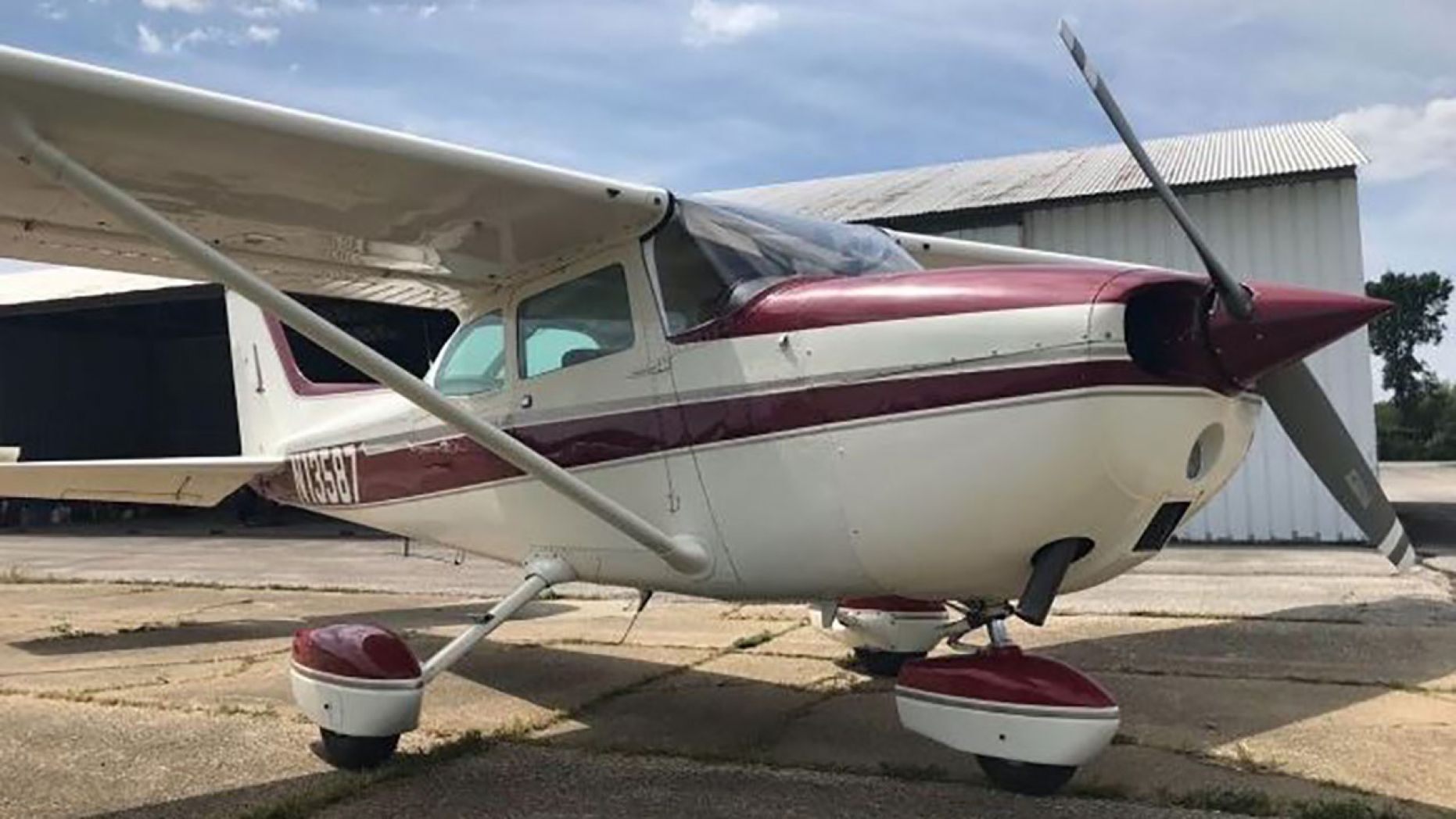 Estudiante de Cambridge saltó hacia su muerte desde una avioneta