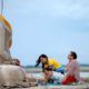 Templo sumergido sale a la superficie por extrema sequía en Tailandia