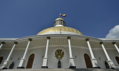 Gobierno considera regresar sus diputados a la Asamblea Nacional
