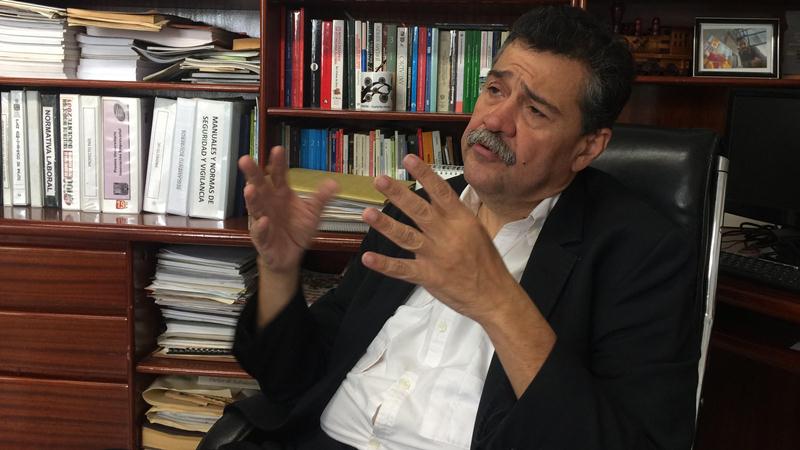 Aumento del salarial mínimo afecta a los trabajadores universitarios - acn