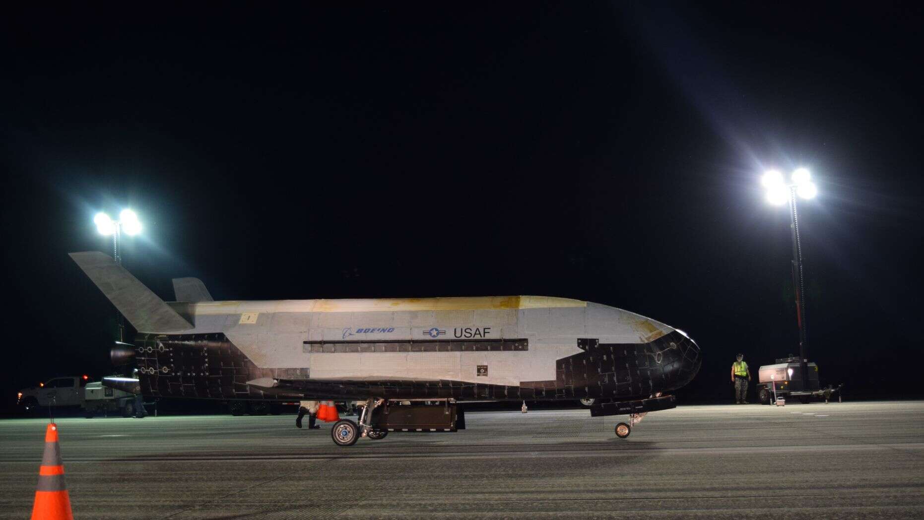 Misterioso avión X-37B regresó de una misión de 780 días en el espacio