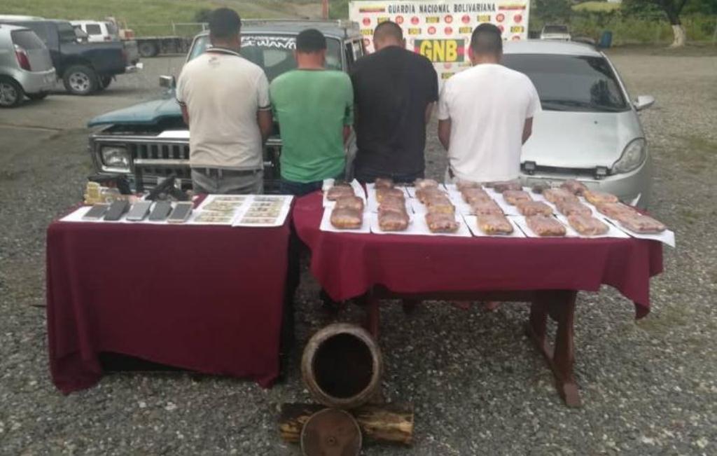 Caen con trece kilos de droga Los Bomboneros - acn