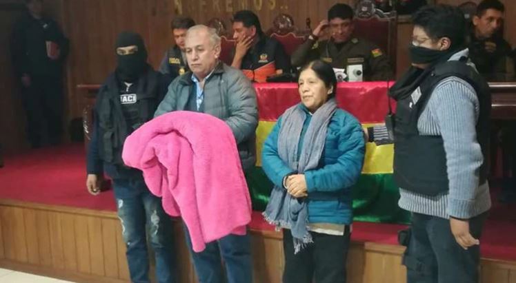 Vestida como hombre - ACN